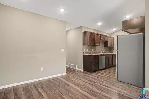 405 S Frank Ave, Garretson, SD 57030 photo 11