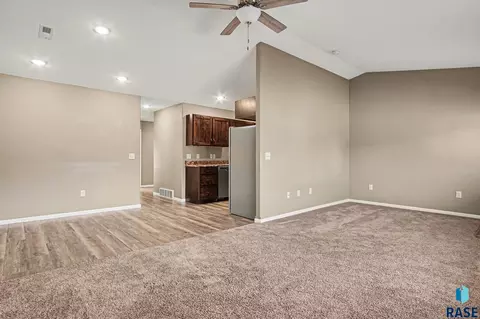 405 S Frank Ave, Garretson, SD 57030 photo 6