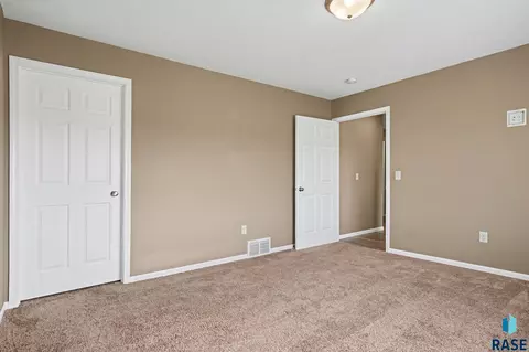 405 S Frank Ave, Garretson, SD 57030 photo 13