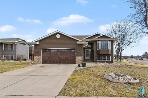 4612 S Wilson Ave, Sioux Falls, SD 57106