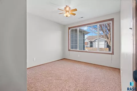 Bedroom - 1010 N Crape Pl, Sioux Falls, SD 57107 photo 2 of 5