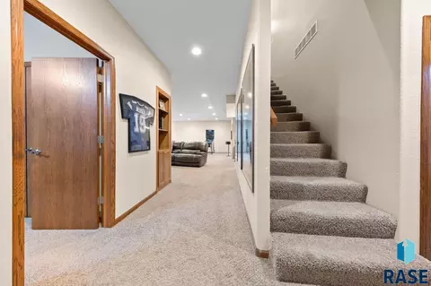 2013 Ridgeway Pl, Pierre, SD 57501 photo 17