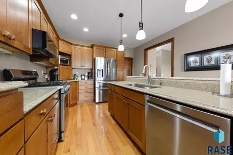 2013 Ridgeway Pl, Pierre, SD 57501 photo 9