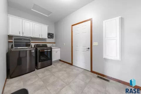 2013 Ridgeway Pl, Pierre, SD 57501 photo 11