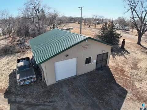 Exterior - 114 3rd St, Ree Heights, SD 57371 photo 2 of 2