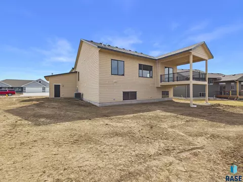 6808 E Dugout Ln, Sioux Falls, SD 57110 photo 3