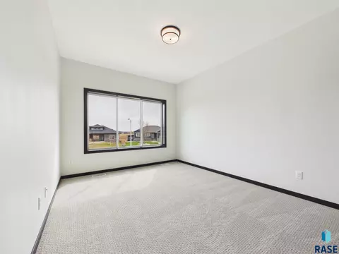 6808 E Dugout Ln, Sioux Falls, SD 57110 photo 26