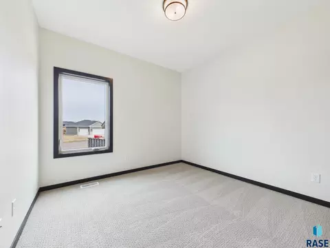 6808 E Dugout Ln, Sioux Falls, SD 57110 photo 30