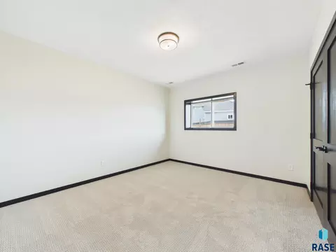6808 E Dugout Ln, Sioux Falls, SD 57110 photo 38