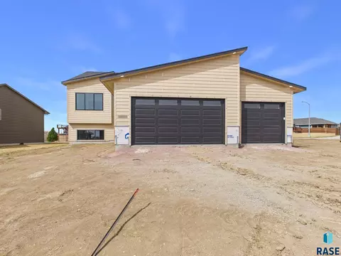 6808 E Dugout Ln, Sioux Falls, SD 57110 photo 2