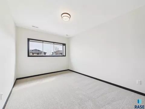 6808 E Dugout Ln, Sioux Falls, SD 57110 photo 36