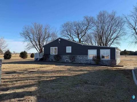 33402 482nd Ave, Jefferson, SD 57038