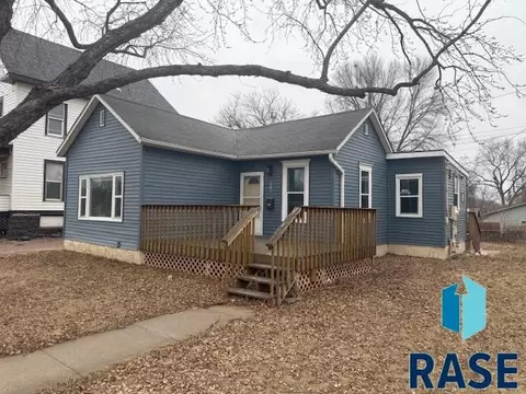 916 W 10th St, Sioux Falls, SD 57104