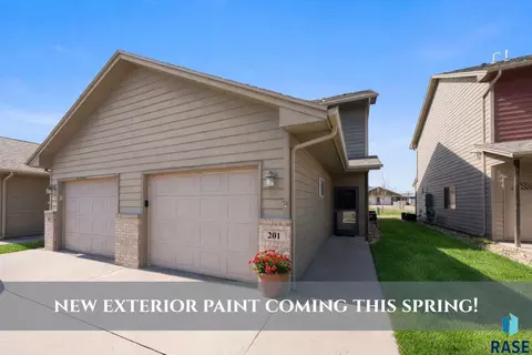 201 Emmett Trl, Harrisburg, SD 57032