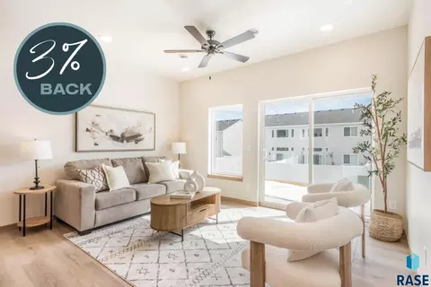 8013 E Tencate Pl, Sioux Falls, SD 57110