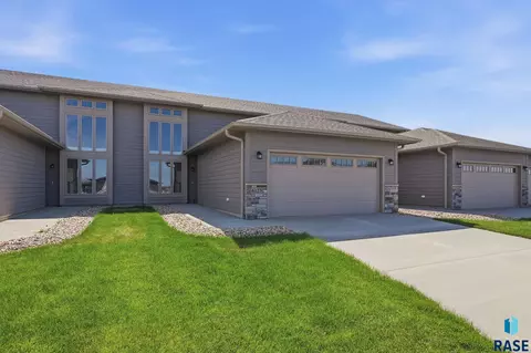 6123 S Bison Pl, Sioux Falls, SD 57108