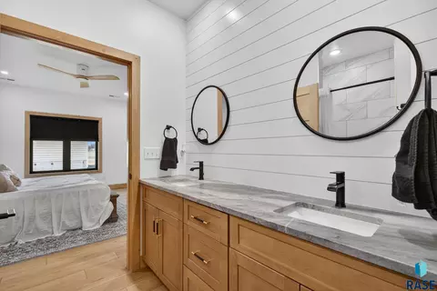 Bath - 2400 N Reichelt Cir, Tea, SD 57064 photo 2 of 5