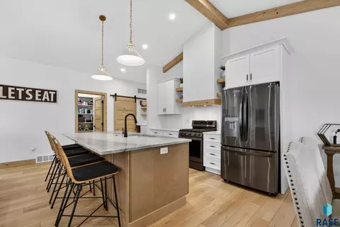 Kitchen - 2400 N Reichelt Cir, Tea, SD 57064 photo 5 of 5