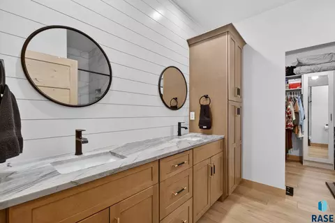 Bath - 2400 N Reichelt Cir, Tea, SD 57064 photo 1 of 5