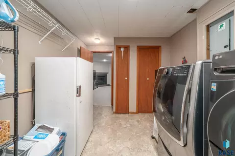 913 S Tracy Dr, Brandon, SD 57005 photo 31