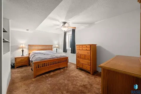 913 S Tracy Dr, Brandon, SD 57005 photo 23