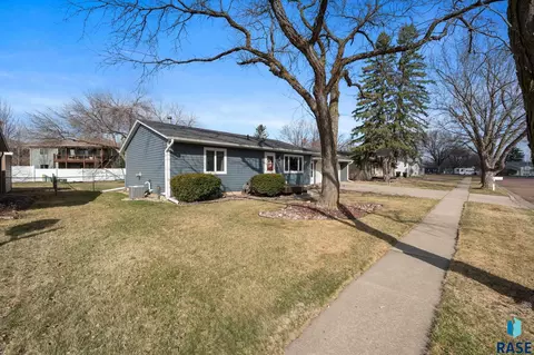 913 S Tracy Dr, Brandon, SD 57005 photo 52