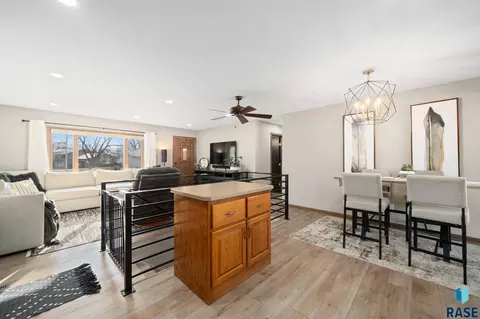 913 S Tracy Dr, Brandon, SD 57005 photo 15