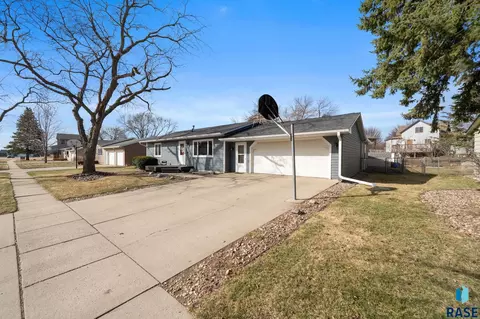913 S Tracy Dr, Brandon, SD 57005 photo 51