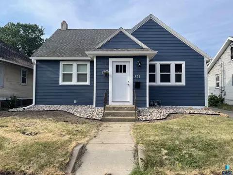 821 W 22nd St, Sioux Falls, SD 57105
