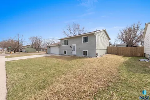 5901 W 58th St, Sioux Falls, SD 57106 photo 3
