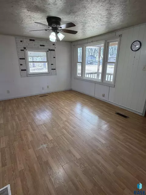 2108 E 30th St N, Sioux Falls, SD 57104 photo 4