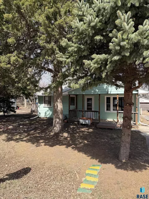 2108 E 30th St N, Sioux Falls, SD 57104 photo 3