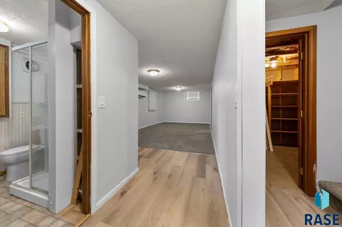 Entry Way - 2415 E Franklin St, Pierre, SD 57501 photo 4 of 4