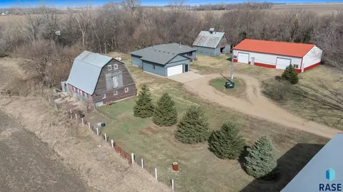 30433 469th Ave, Beresford, SD 57004