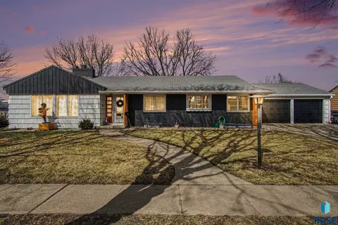 408 W Bishop St, Luverne, MN 56156