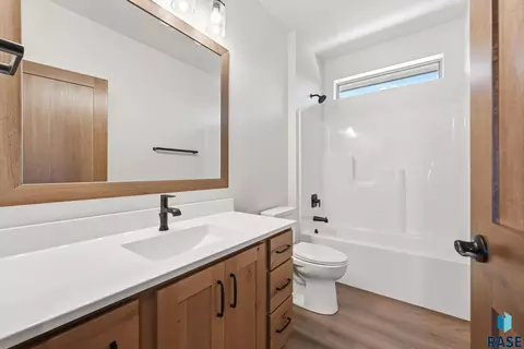 Bath - 2417 E Brek St, Brandon, SD 57005 photo 4 of 6