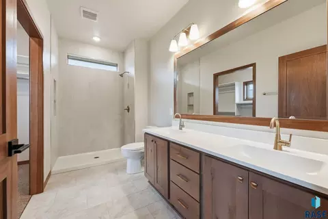 Bath - 2413 E Brek St, Brandon, SD 57005 photo 1 of 4