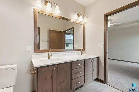 Bath - 2413 E Brek St, Brandon, SD 57005 photo 2 of 4