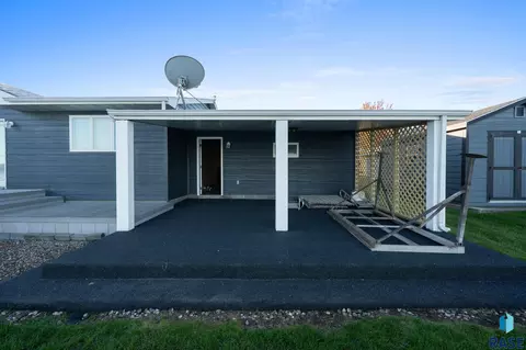 Exterior - 200 Best Point Dr, Madison, SD 57042 photo 13 of 22