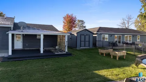 Exterior - 200 Best Point Dr, Madison, SD 57042 photo 20 of 22