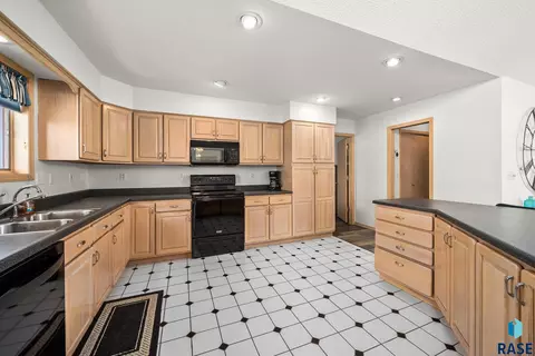 Kitchen - 200 Best Point Dr, Madison, SD 57042 photo 8 of 11