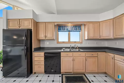 Kitchen - 200 Best Point Dr, Madison, SD 57042 photo 6 of 11