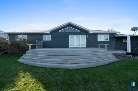 Exterior - 200 Best Point Dr, Madison, SD 57042 photo 14 of 22