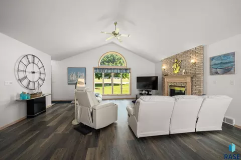 Living - 200 Best Point Dr, Madison, SD 57042 photo 9 of 9
