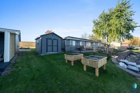 Exterior - 200 Best Point Dr, Madison, SD 57042 photo 11 of 22