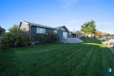 Exterior - 200 Best Point Dr, Madison, SD 57042 photo 12 of 22