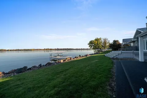 Exterior - 200 Best Point Dr, Madison, SD 57042 photo 16 of 22
