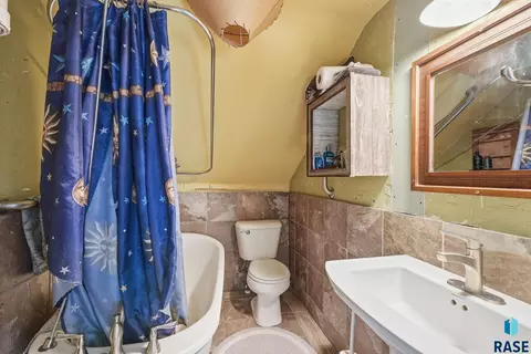 Bath - 306 E 7th St, Dell Rapids, SD 57022 photo 1 of 1