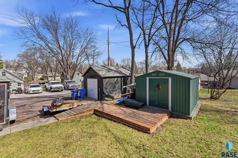 Exterior - 306 E 7th St, Dell Rapids, SD 57022 photo 7 of 11