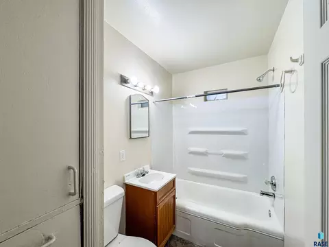 Bath - 1221 E 12th St, Sioux Falls, SD 57103 photo 1 of 2